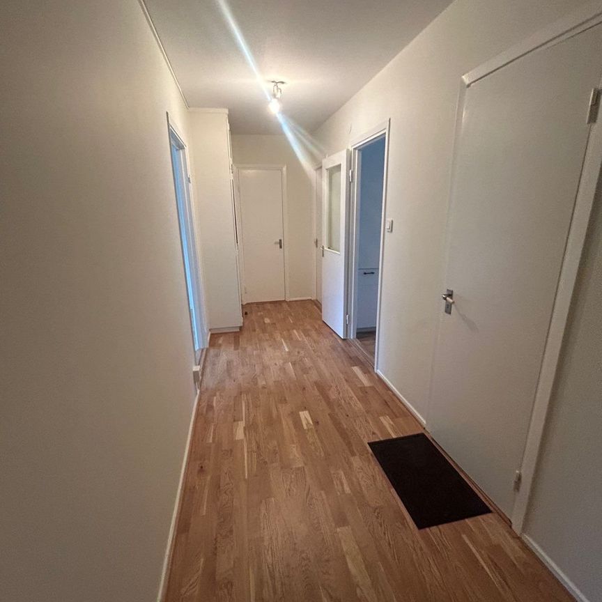 Fältvägen, Spånga - Foto 1