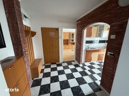 Inchiriez apartament 2 camere, 52mp, etaj 2/4, mutare imediata - Photo 3