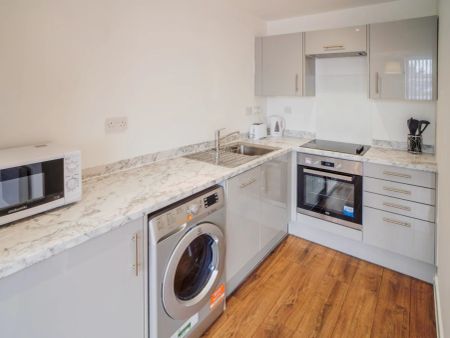 Two Bedroom Apartment - Photo 3