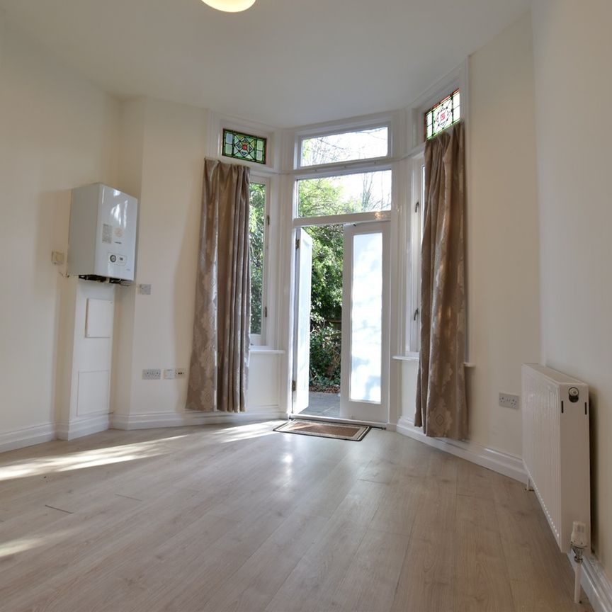 1 Bed Flat, Hart Hill Drive, LU2 - Photo 1