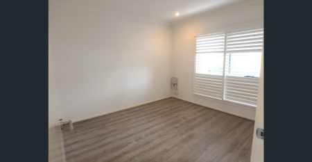 Modern 2 Bedroom Townhouse - Photo 2