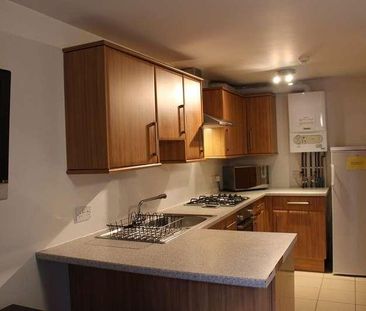 Bedroom House In Winton, BH9 - Photo 3
