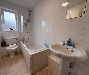 2 bedroom semi-detached house to rent - Photo 5