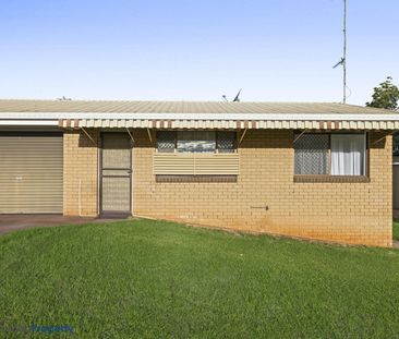 Easy to maintain in Wilsonton Heights - Photo 5