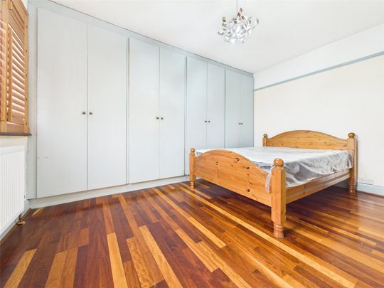 Argyle Avenue, Hounslow, Middlesex, TW3 - Photo 1