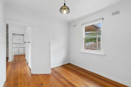 Bright & Affordable - Photo 4