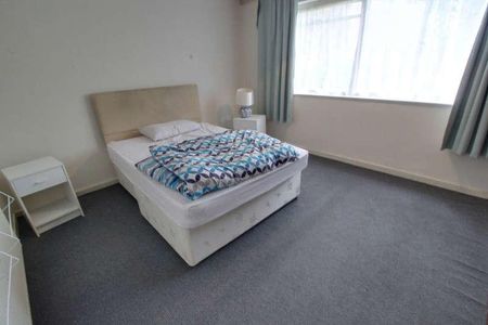 Lloyd Square, Niall Close, Edgbaston, B15 - Photo 2