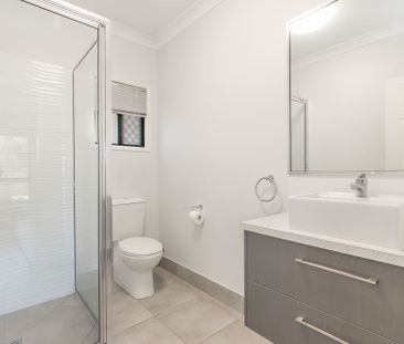 2 Springbrook Parade, Idalia - Photo 3