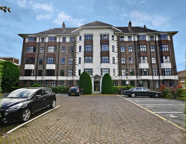 1 bedroom in a flat share to rent - Photo 1