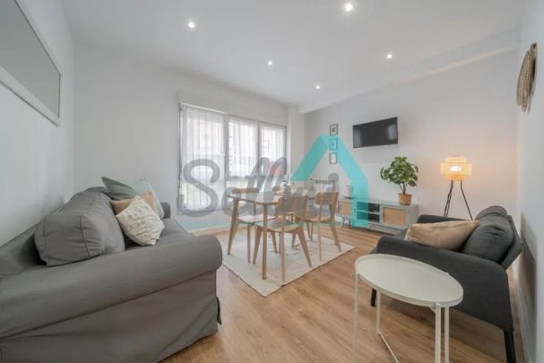 Alquiler de piso en Calle González Besada - Foto 1