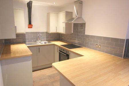 3 bedroom terraced house to rent - Photo 2