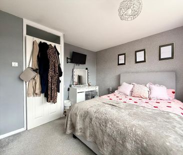 2 bedroom end of terrace house to rent - Photo 3