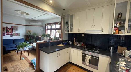 Character Home in Island Bay - Photo 5