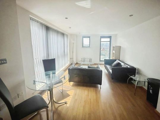 2 bedroom flat to rent - Photo 1