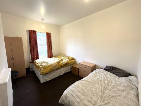 3 Bed House For Rent - Photo 2