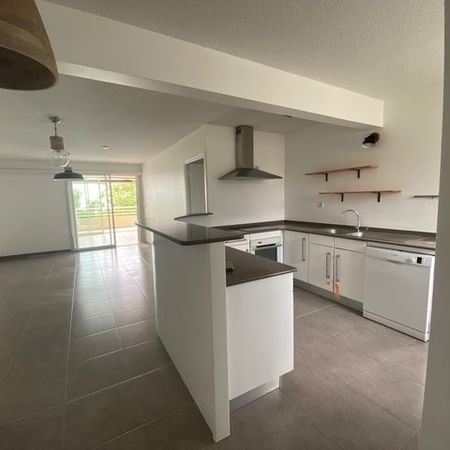 Location Appartement 126m² 4 pièces Fort de france - Photo 3