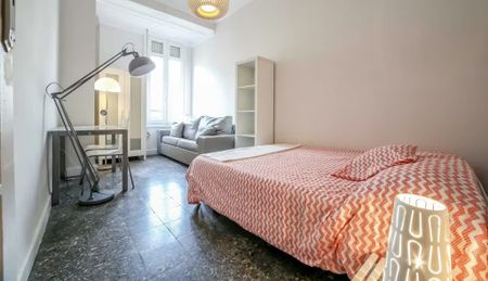 Carrer de Sueca, Valencia, Valencian Community 46006 - Photo 3