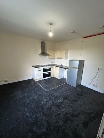 Studio Flat, Claremont Place, LS12 - Photo 3