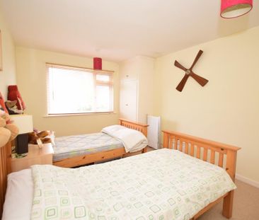 2 bedroom semi-detached bungalow to rent - Photo 6