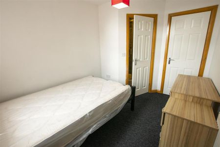 8 bedroom house to rent - Photo 4