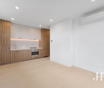 Stylish Higher Level TWO- Bedroom Apartment in Prime Box Hill Location - Photo 3