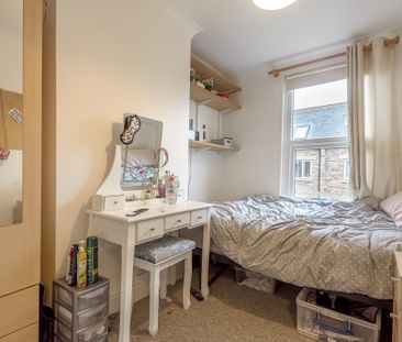 5 bedroom terraced house to rent - Photo 4