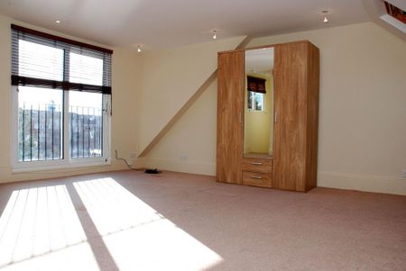 Studio to rent - Photo 2