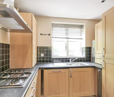 3 bedroom end of terrace house to rent - Photo 1