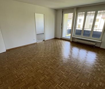 Sanierte Wohnung in der Wohnüberbauung Schanz - Photo 1