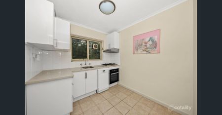 2 Bedder in Vibrant St Kilda - Endless Possibilities Await! - Photo 2