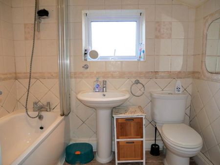 3 bedroom house to rent - Photo 3