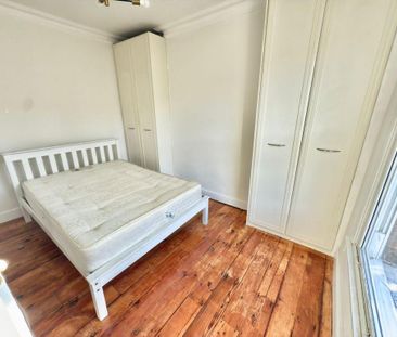 4 bedroom detached house to rent - Photo 3