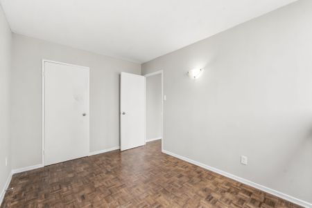 For Lease - 2360 Dundas Street Unit# 1019B, Toronto, Ontario - Photo 3