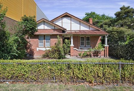 525 Macauley Street, Albury NSW 2640 - House For Rent | Domain - Photo 2