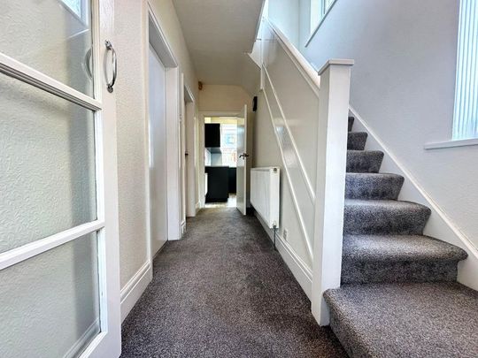 3 bedroom semi-detached house to rent - Photo 1