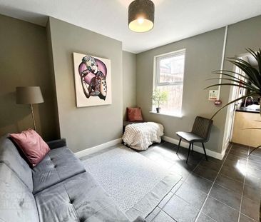 Rm 4, 14 Beechmount Street, BT12, Belfast - Photo 1