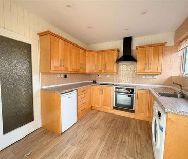 Huggetts Lane, Eastbourne, BN22 - Photo 6