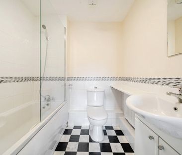 2 bedroom apartment to rent The Old Dairy, 98 Goldsworth Road, Woki... - Photo 4