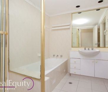 4/7 Mead Drive, Chipping Norton NSW 2170 - Apartment For Rent | Domain - Photo 5