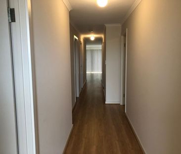 Delightful 3 Bedroom - Photo 3