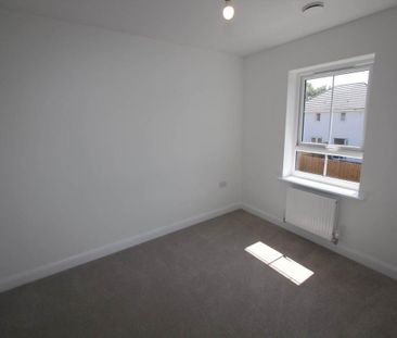 2 bedroom semi-detached house to rent - Photo 3