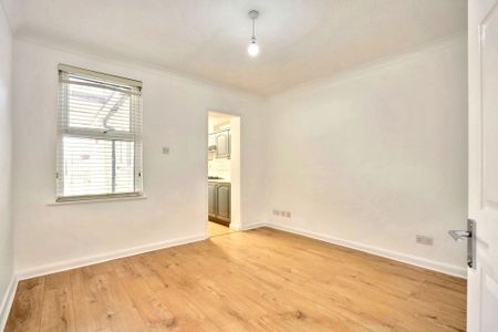 2 bed terraced house to rent in Western Road, Maidstone, ME16 - Photo 4