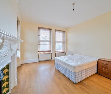 3 bedroom flat to rent - Photo 3