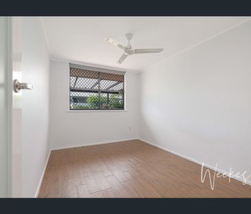 SPACIOUS HOME WITH SHEDS!! - Photo 3