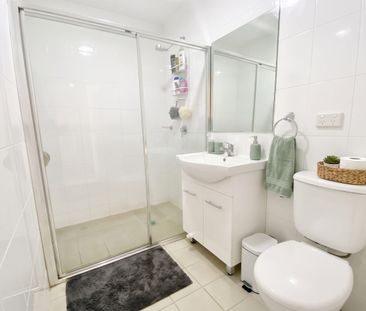Modern & Convenient 2 Bedroom Apartment in the Heart of St Marys - Photo 5