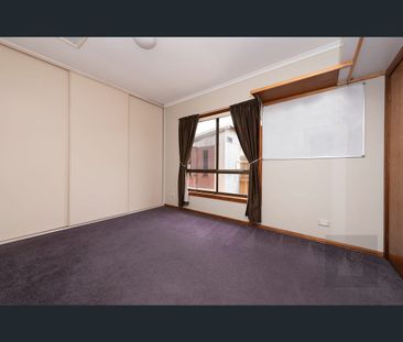 2/144 Charles Street, Seddon, Vic 3011 - Photo 3