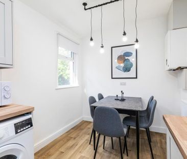 1 bedroom in a house share to rent - Photo 6