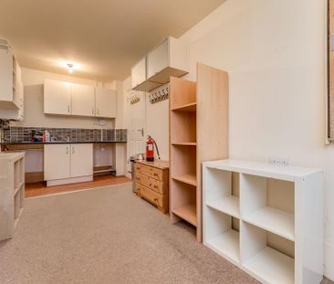 4 bedroom detached house to rent - Photo 1