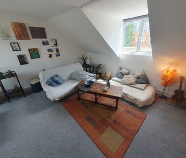 2 Bed Maisonette, London Road, BN1 - Photo 4