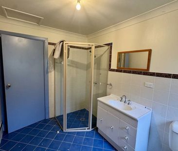 Secluded 3-Bedroom Fully Furnished Home - Photo 4